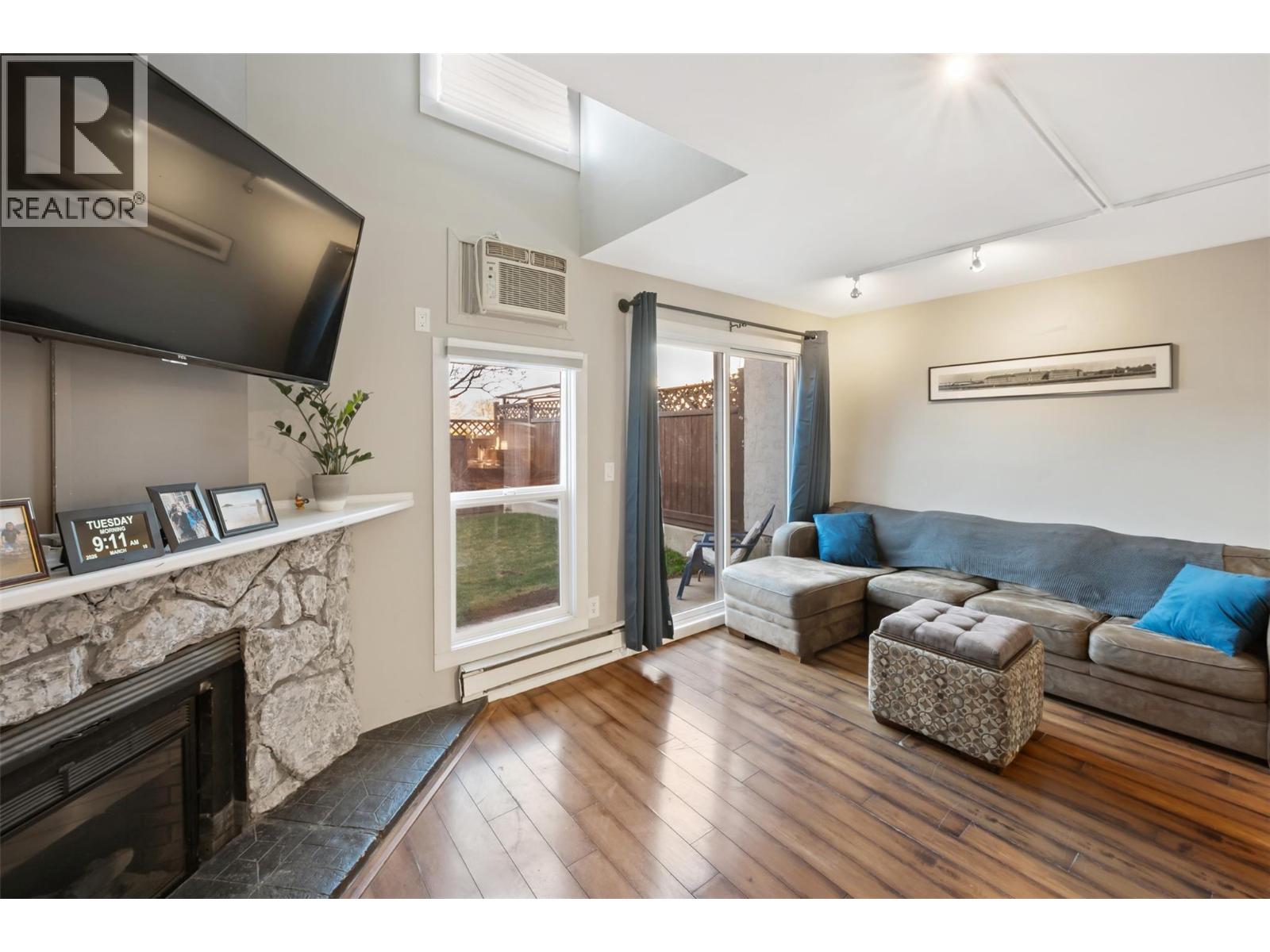 80 Green Avenue E Unit# 14, Penticton, British Columbia  V2A 7P4 - Photo 3 - 10379077