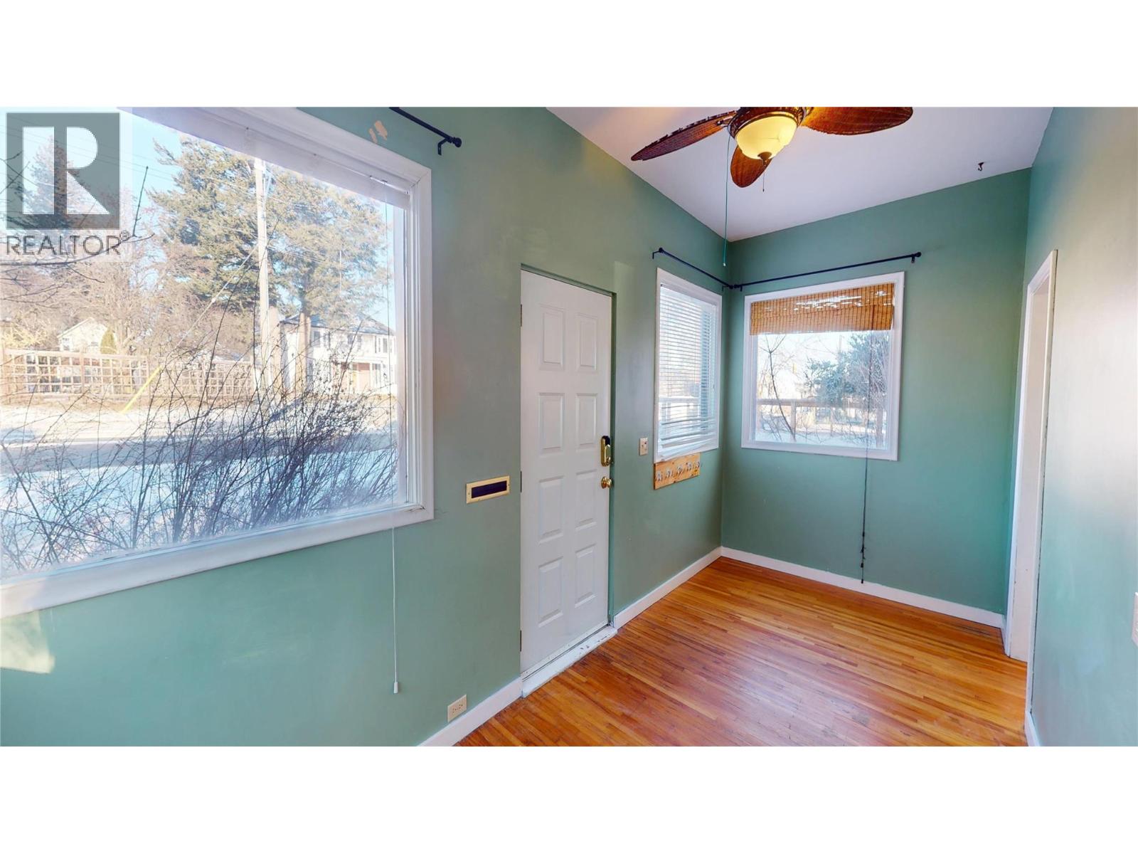 216 14th Avenue S, Cranbrook, British Columbia  V1C 2X2 - Photo 3 - 10378903