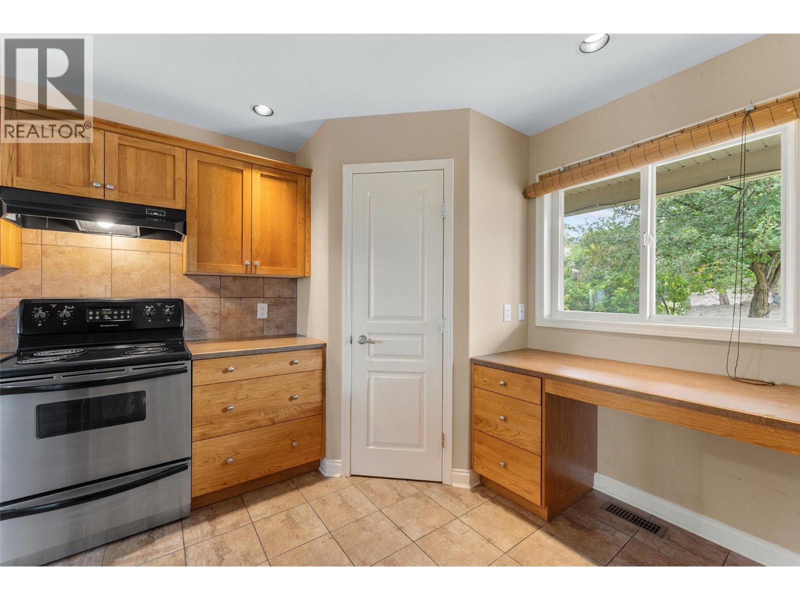 5147 Silverado Place, Kelowna, British Columbia  V1X 7X8 - Photo 13 - 10378943