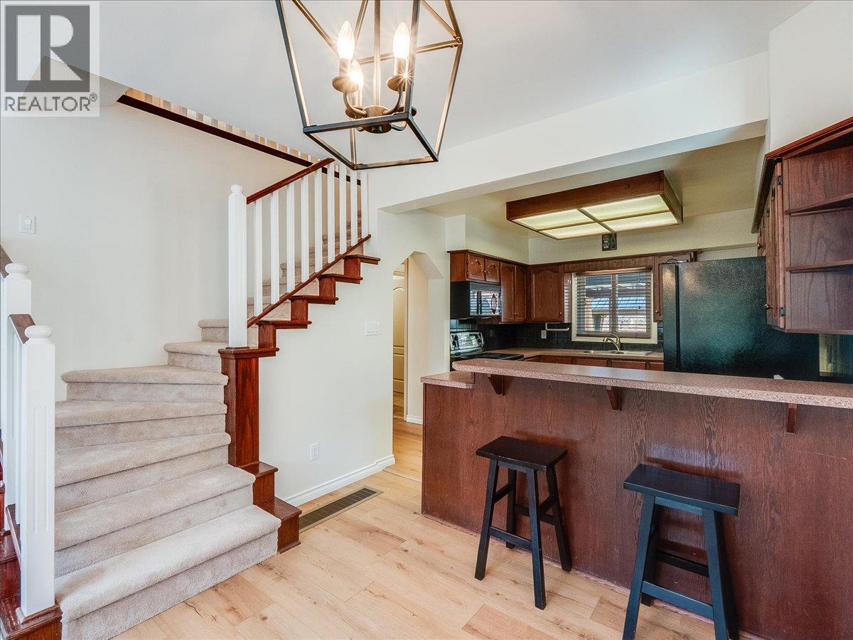 2007 Valleyview Drive, Trail, British Columbia  V1R 3B3 - Photo 11 - 10378704