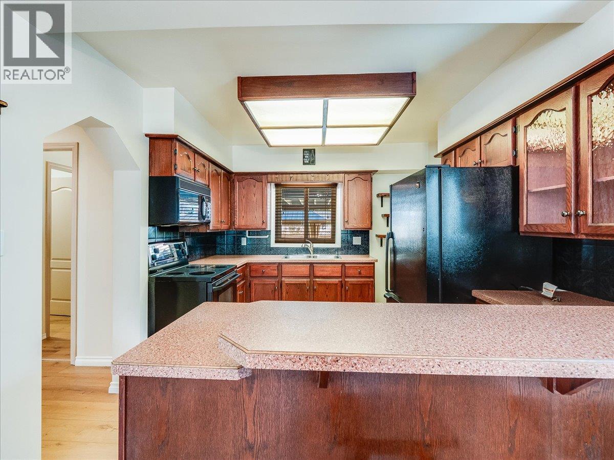 2007 Valleyview Drive, Trail, British Columbia  V1R 3B3 - Photo 12 - 10378704