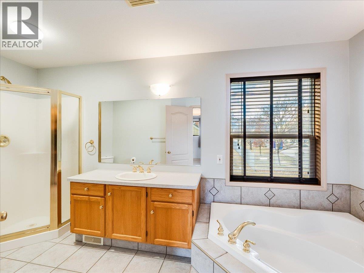 2007 Valleyview Drive, Trail, British Columbia  V1R 3B3 - Photo 29 - 10378704