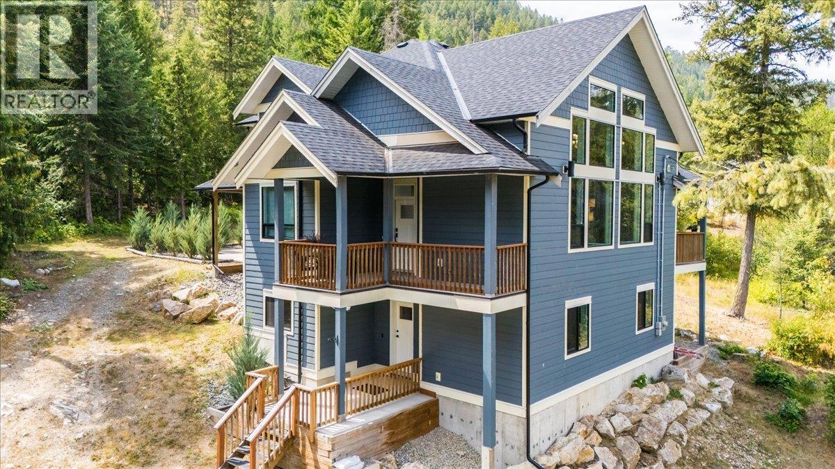 220 Chase Road, Christina Lake, British Columbia  V0H 1E0 - Photo 2 - 10378334