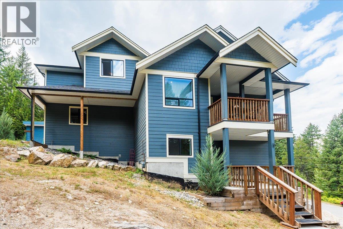 220 Chase Road, Christina Lake, British Columbia  V0H 1E0 - Photo 3 - 10378334