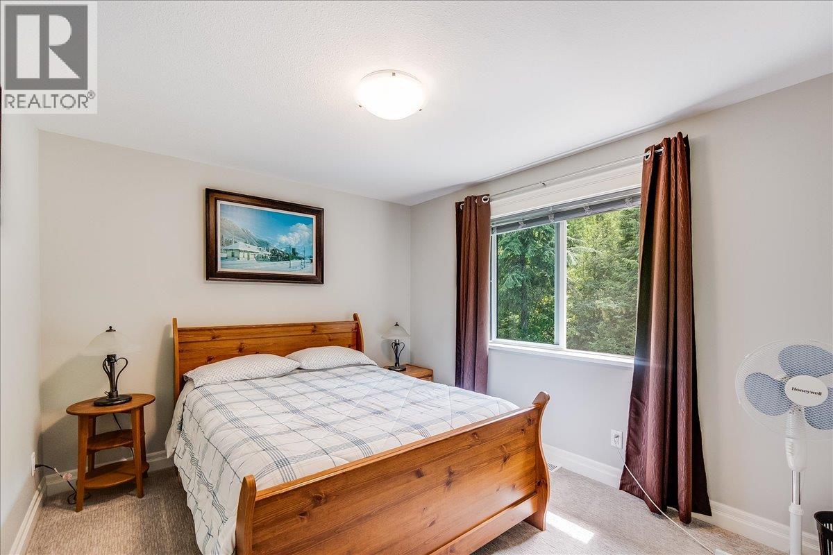220 Chase Road, Christina Lake, British Columbia  V0H 1E0 - Photo 31 - 10378334