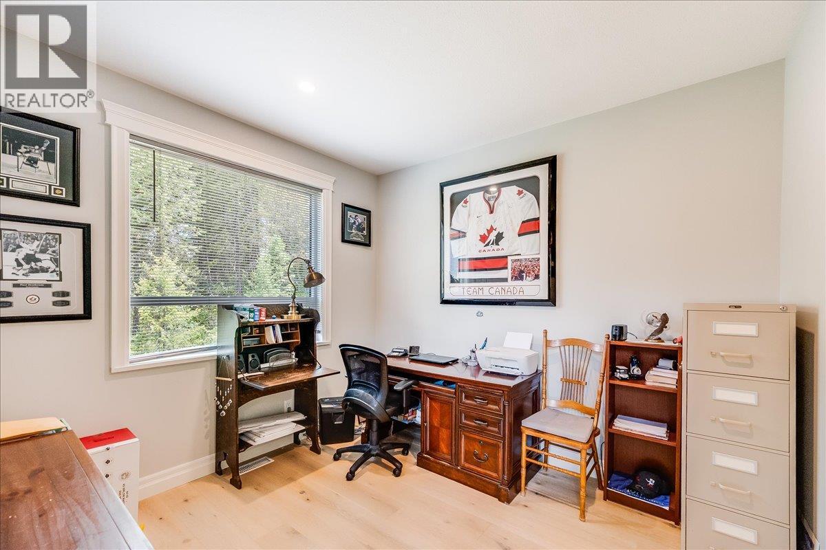 220 Chase Road, Christina Lake, British Columbia  V0H 1E0 - Photo 33 - 10378334