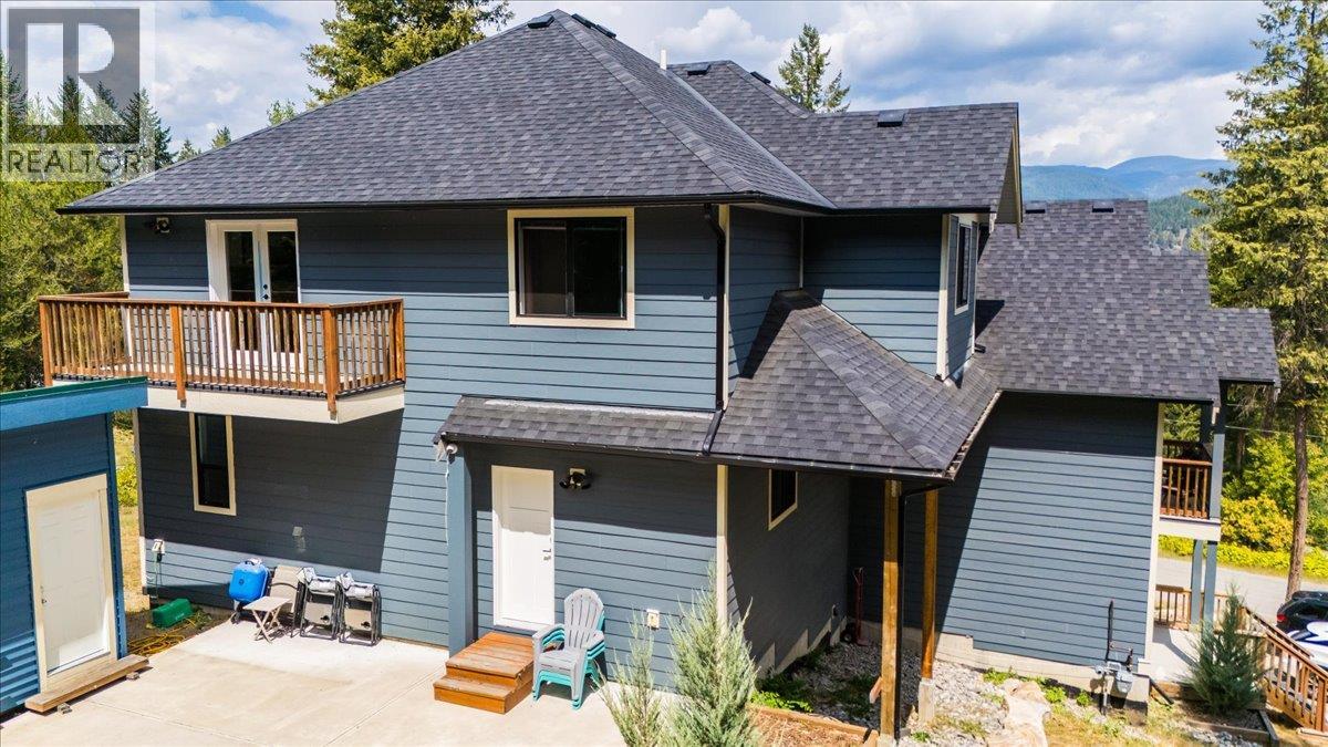 220 Chase Road, Christina Lake, British Columbia  V0H 1E0 - Photo 4 - 10378334