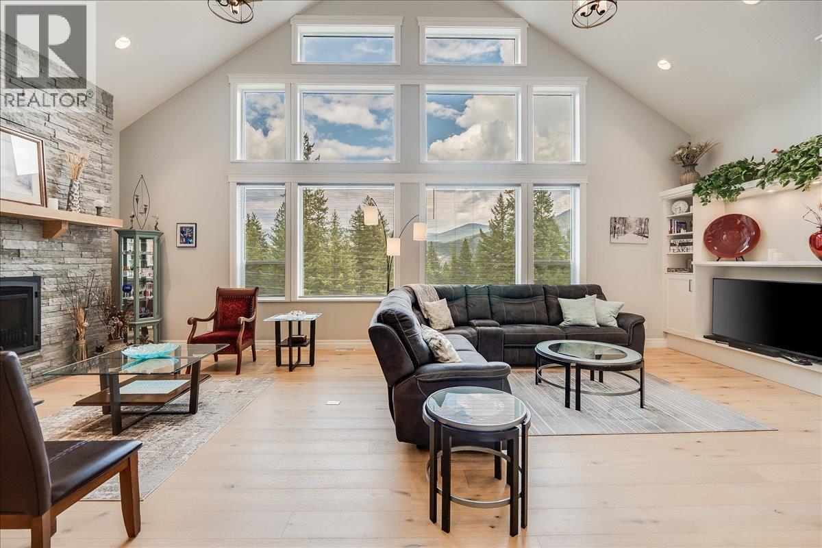 220 Chase Road, Christina Lake, British Columbia  V0H 1E0 - Photo 5 - 10378334