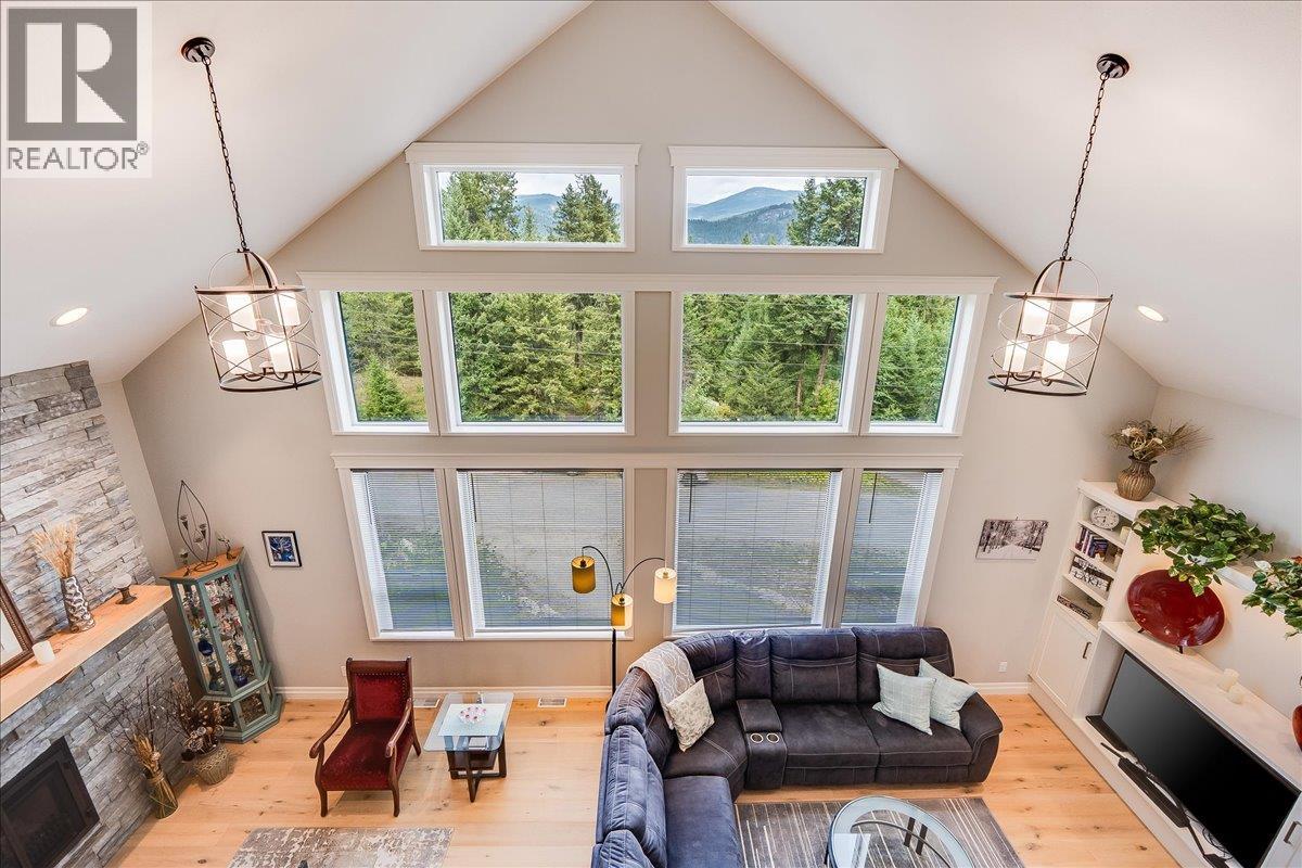 220 Chase Road, Christina Lake, British Columbia  V0H 1E0 - Photo 9 - 10378334
