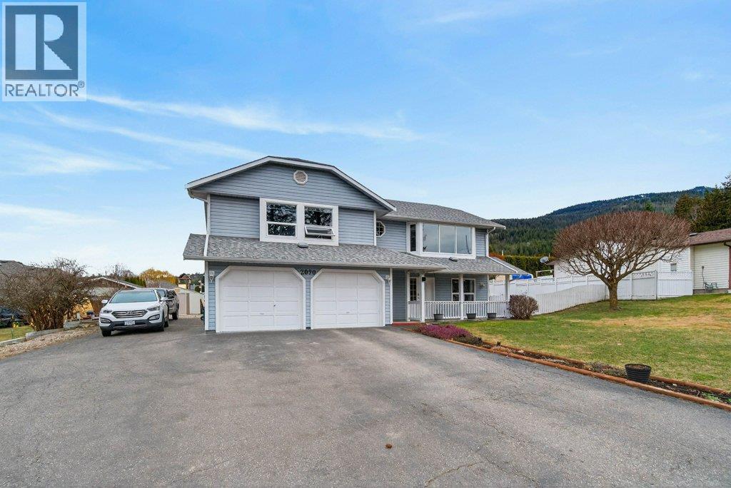 2090 14 Street Sw, Salmon Arm, British Columbia  V1E 1L6 - Photo 2 - 10377408