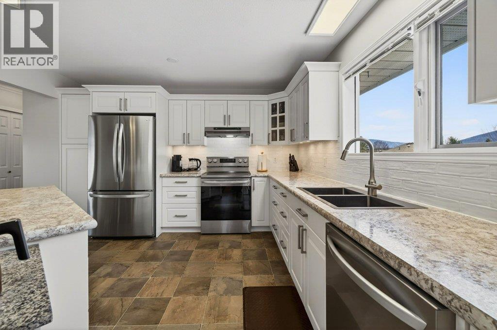 2090 14 Street Sw, Salmon Arm, British Columbia  V1E 1L6 - Photo 20 - 10377408