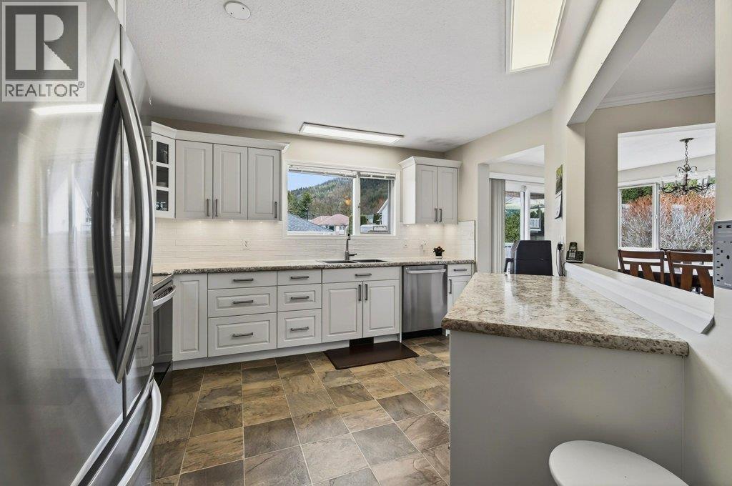 2090 14 Street Sw, Salmon Arm, British Columbia  V1E 1L6 - Photo 24 - 10377408