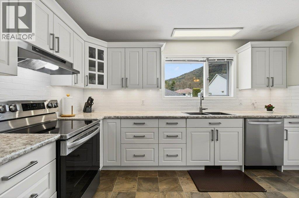 2090 14 Street Sw, Salmon Arm, British Columbia  V1E 1L6 - Photo 25 - 10377408