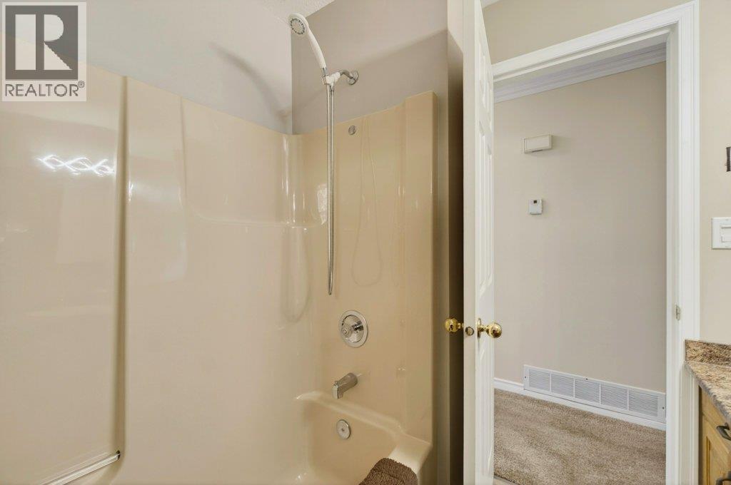 2090 14 Street Sw, Salmon Arm, British Columbia  V1E 1L6 - Photo 33 - 10377408