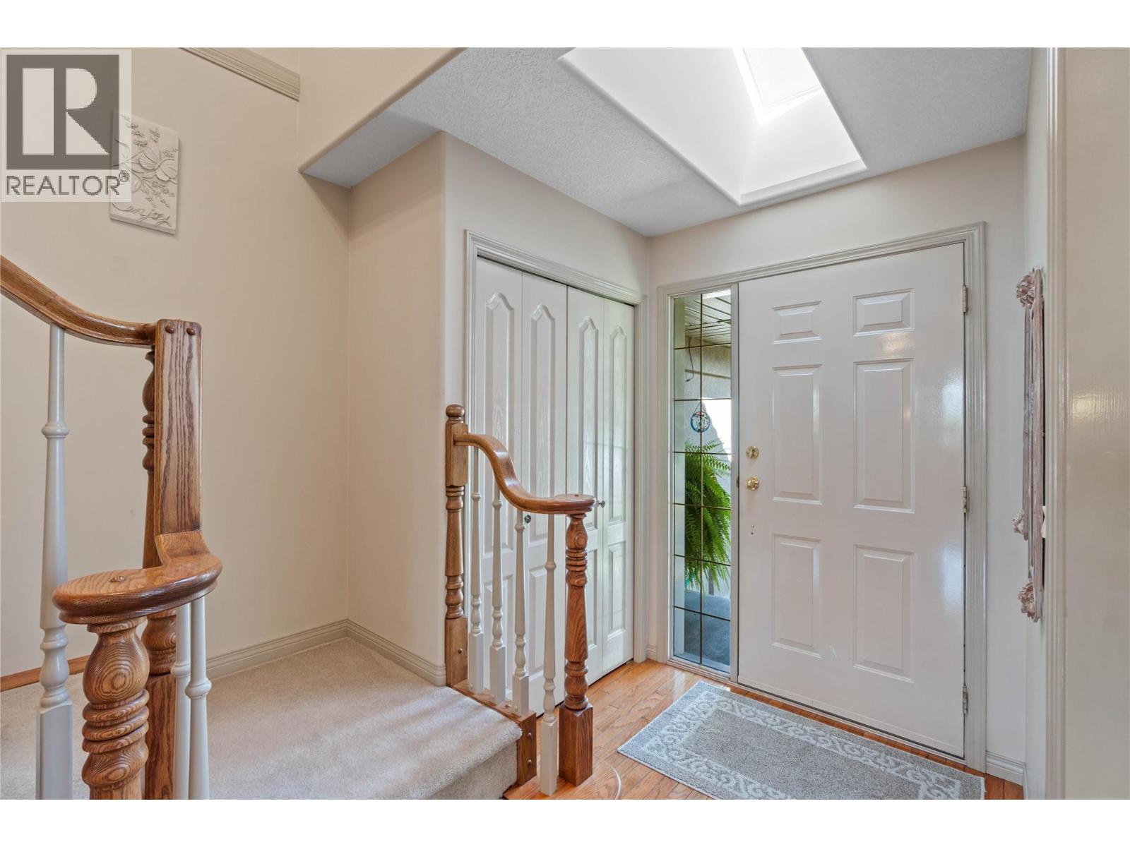 3689 Navatanee Drive, Kamloops, British Columbia  V2H 1S1 - Photo 3 - 10378034