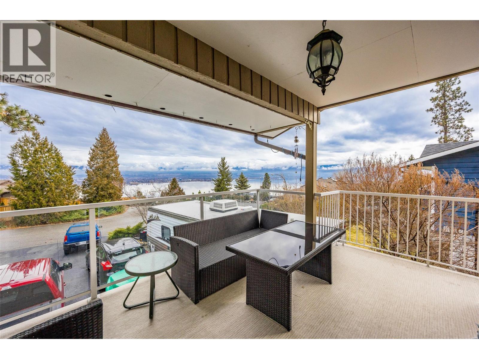 2152 Alexander Place, Kelowna, British Columbia  V1Z 2X5 - Photo 24 - 10378300