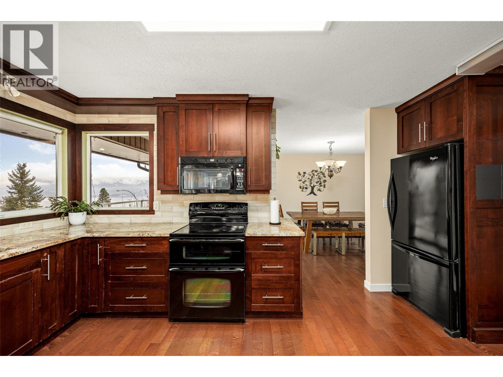 2152 Alexander Place, Kelowna, British Columbia  V1Z 2X5 - Photo 4 - 10378300