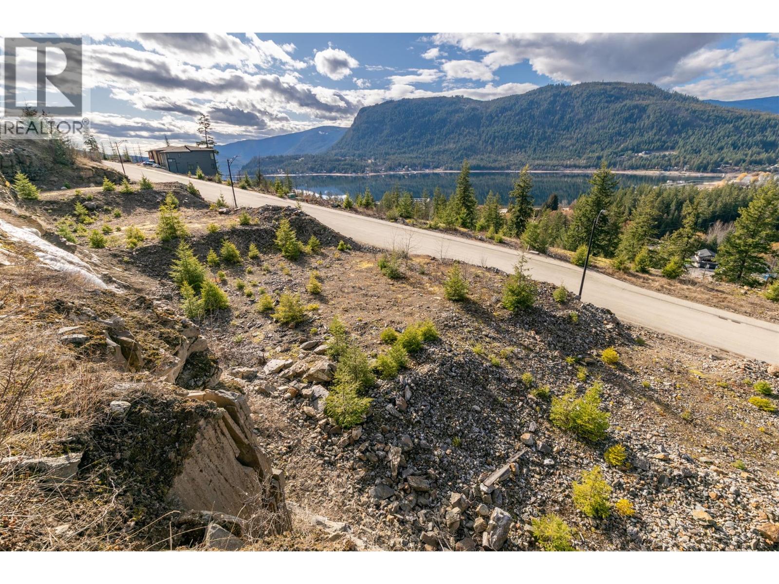 279 Bayview Drive, Sicamous, British Columbia  V0E 2V1 - Photo 3 - 10376950