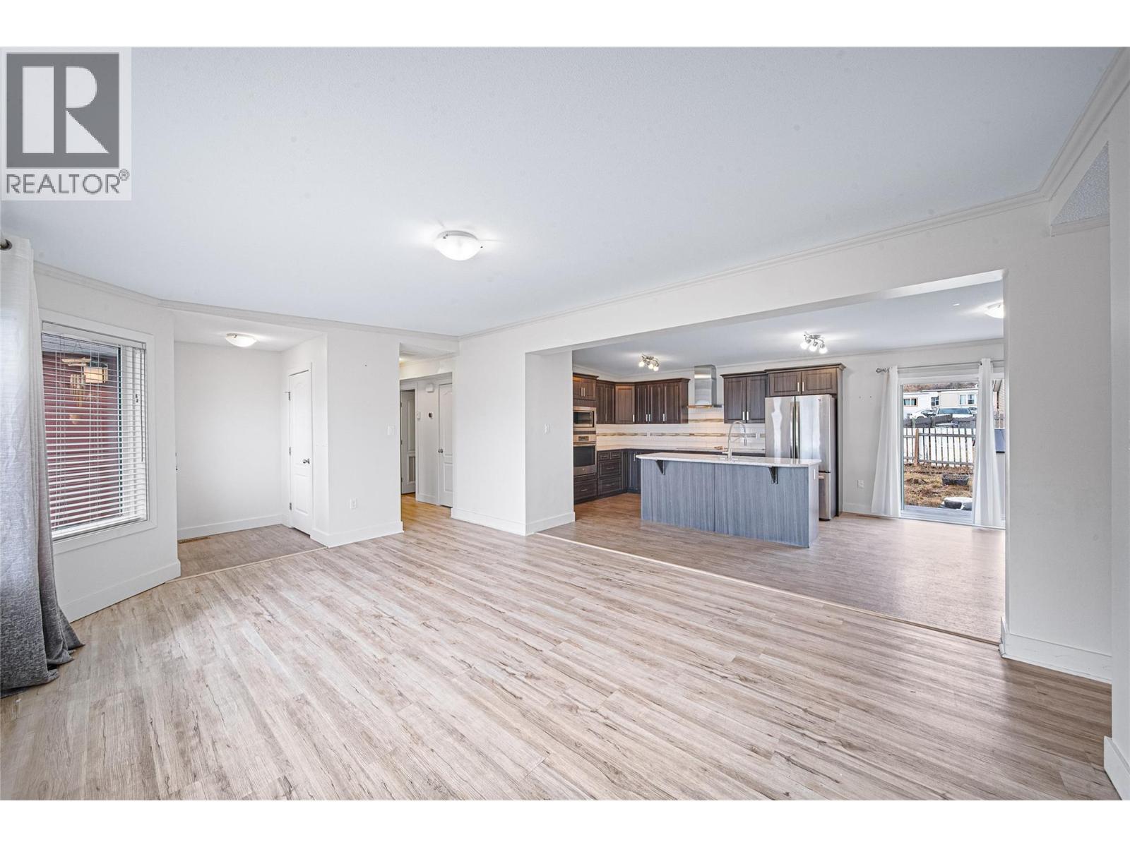 7155 Dallas Drive Unit# B11, Kamloops, British Columbia  V2C 4T1 - Photo 6 - 10378689