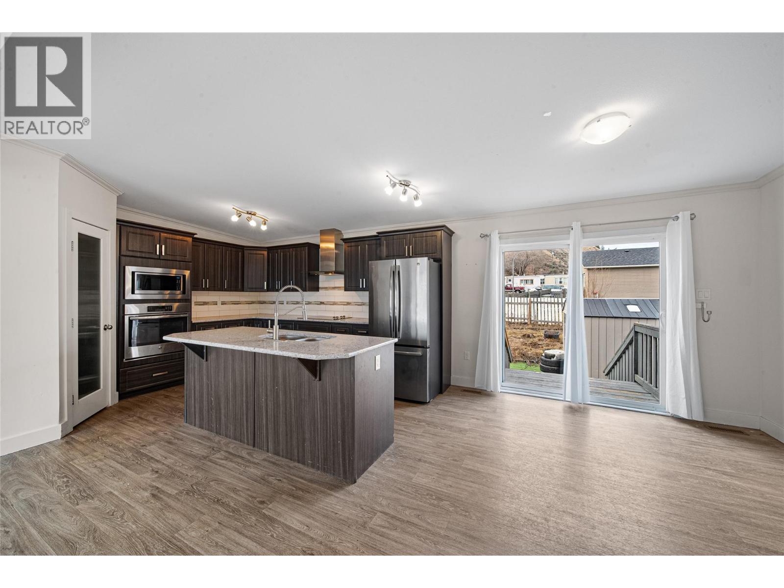 7155 Dallas Drive Unit# B11, Kamloops, British Columbia  V2C 4T1 - Photo 8 - 10378689
