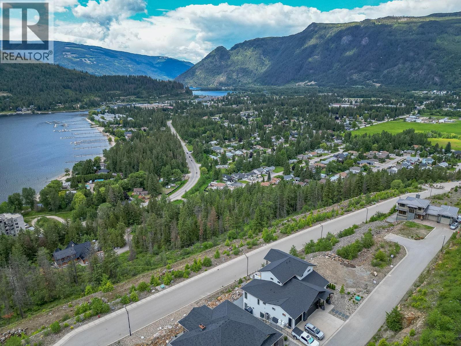 258 Bayview Drive, Sicamous, British Columbia  V0E 2V1 - Photo 11 - 10379098