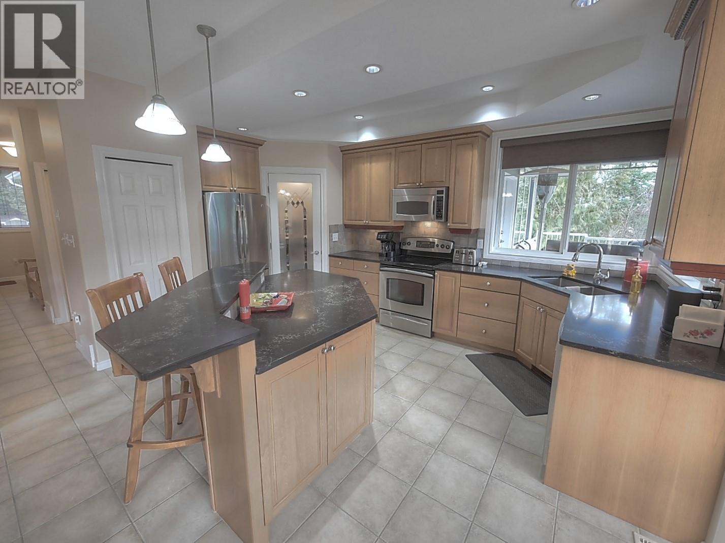 408 Balfour Heights Road, Balfour, British Columbia  V0G 1C0 - Photo 4 - 10379030