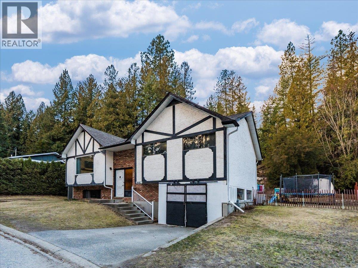1441 Meadowbrook Drive, castlegar, British Columbia