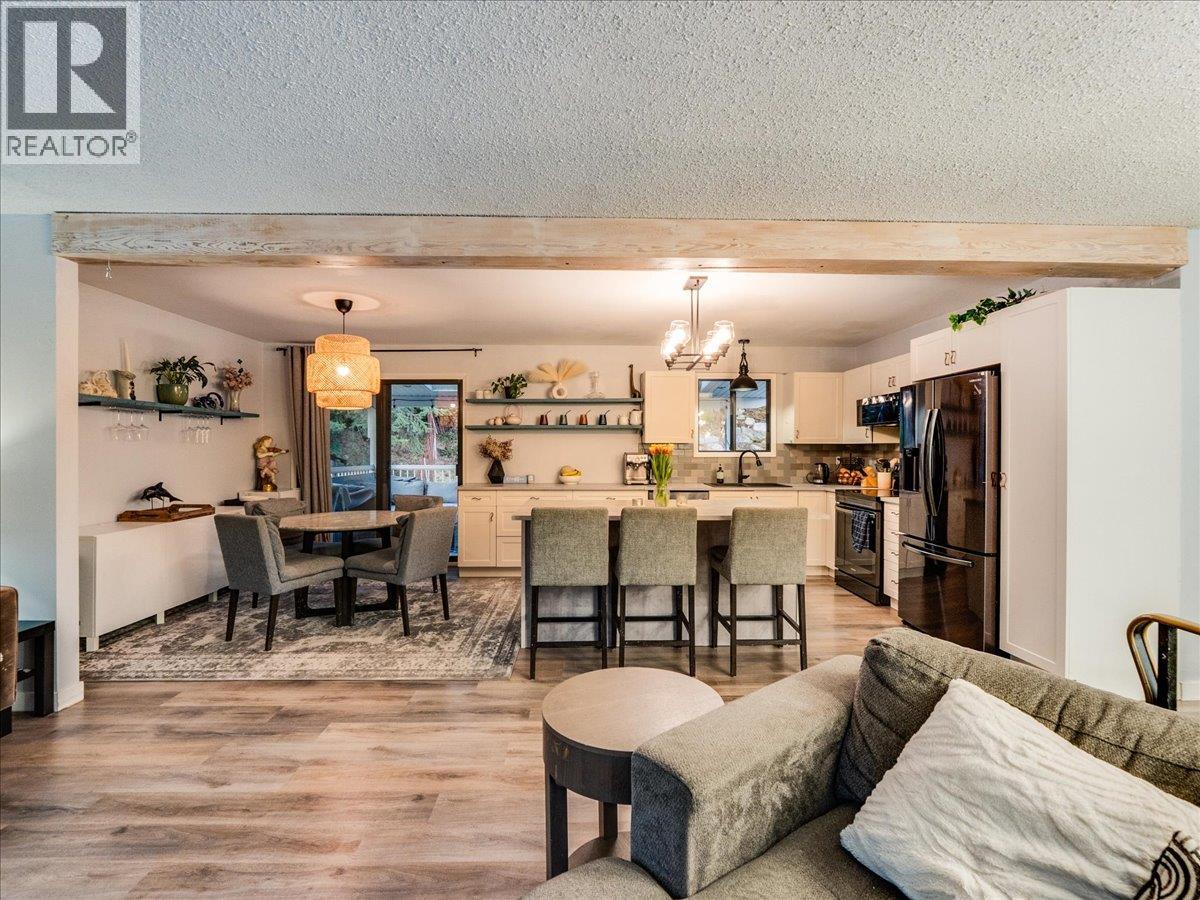 1441 Meadowbrook Drive, Castlegar, British Columbia  V1L 3L9 - Photo 12 - 10379115