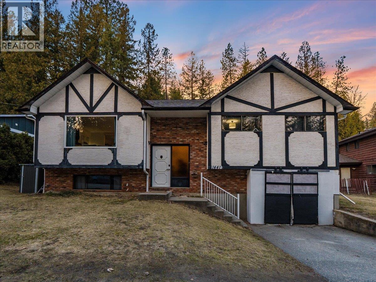 1441 Meadowbrook Drive, Castlegar, British Columbia  V1L 3L9 - Photo 30 - 10379115