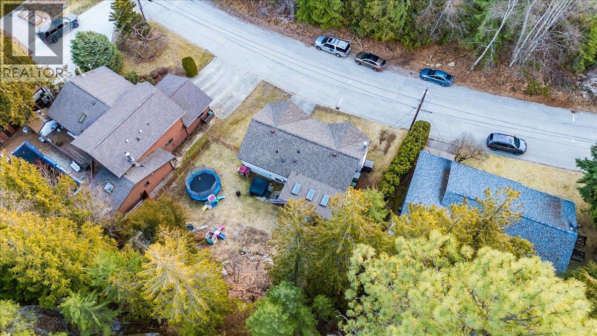 1441 Meadowbrook Drive, Castlegar, British Columbia  V1L 3L9 - Photo 4 - 10379115