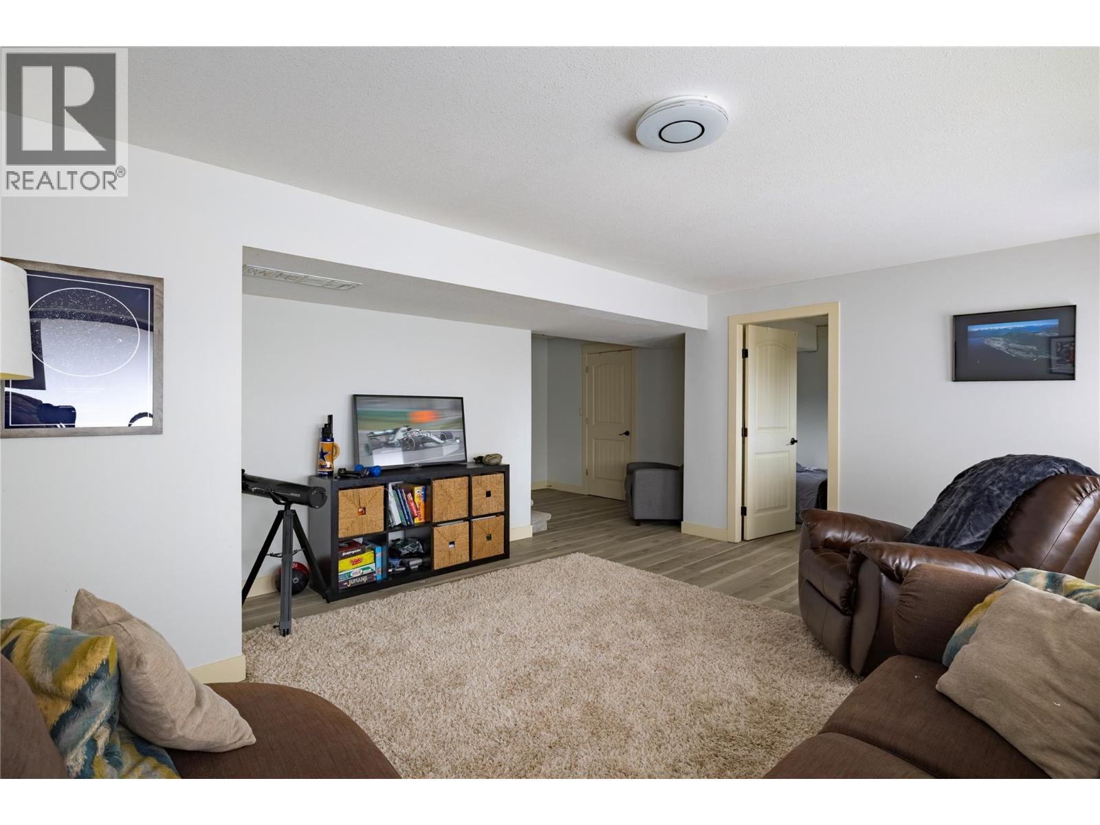 8705 Kalview Drive, Coldstream, British Columbia  V1B 1X2 - Photo 33 - 10378523