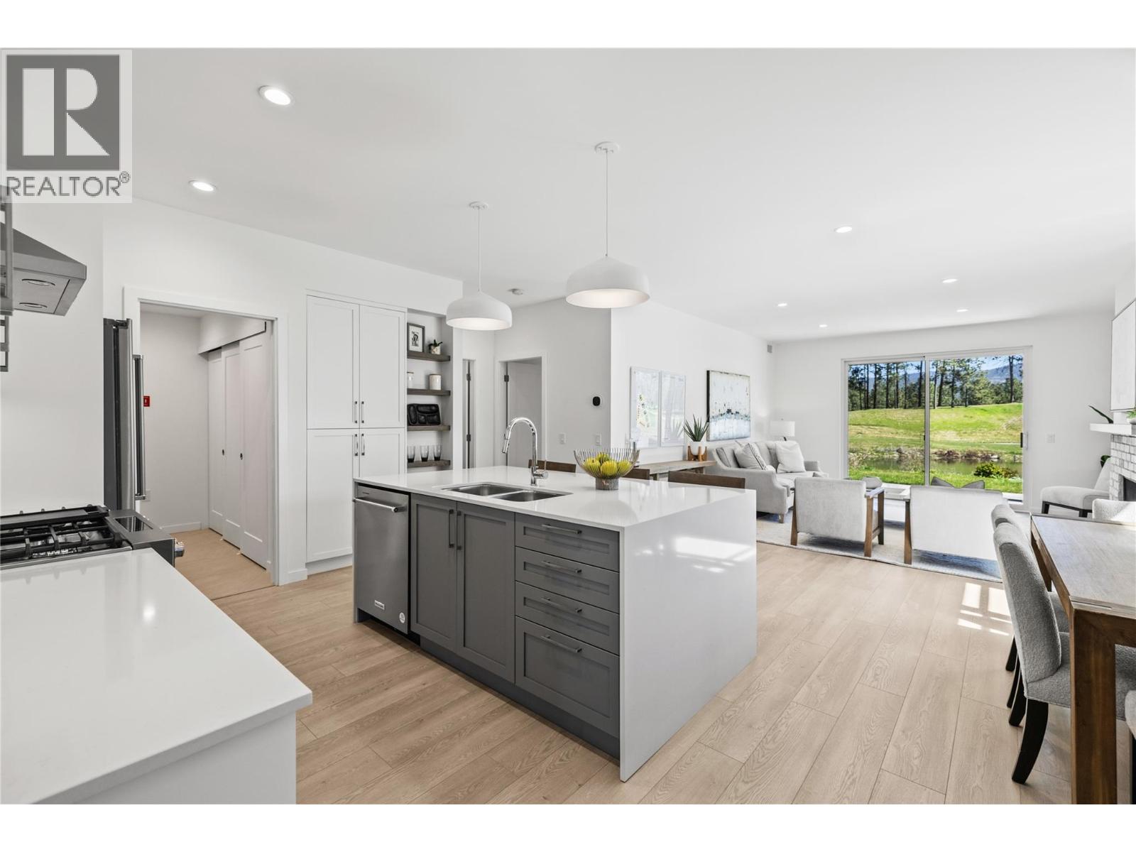 1979 Country Club Drive Unit# 11, Kelowna, British Columbia  V1V 0H6 - Photo 5 - 10379073