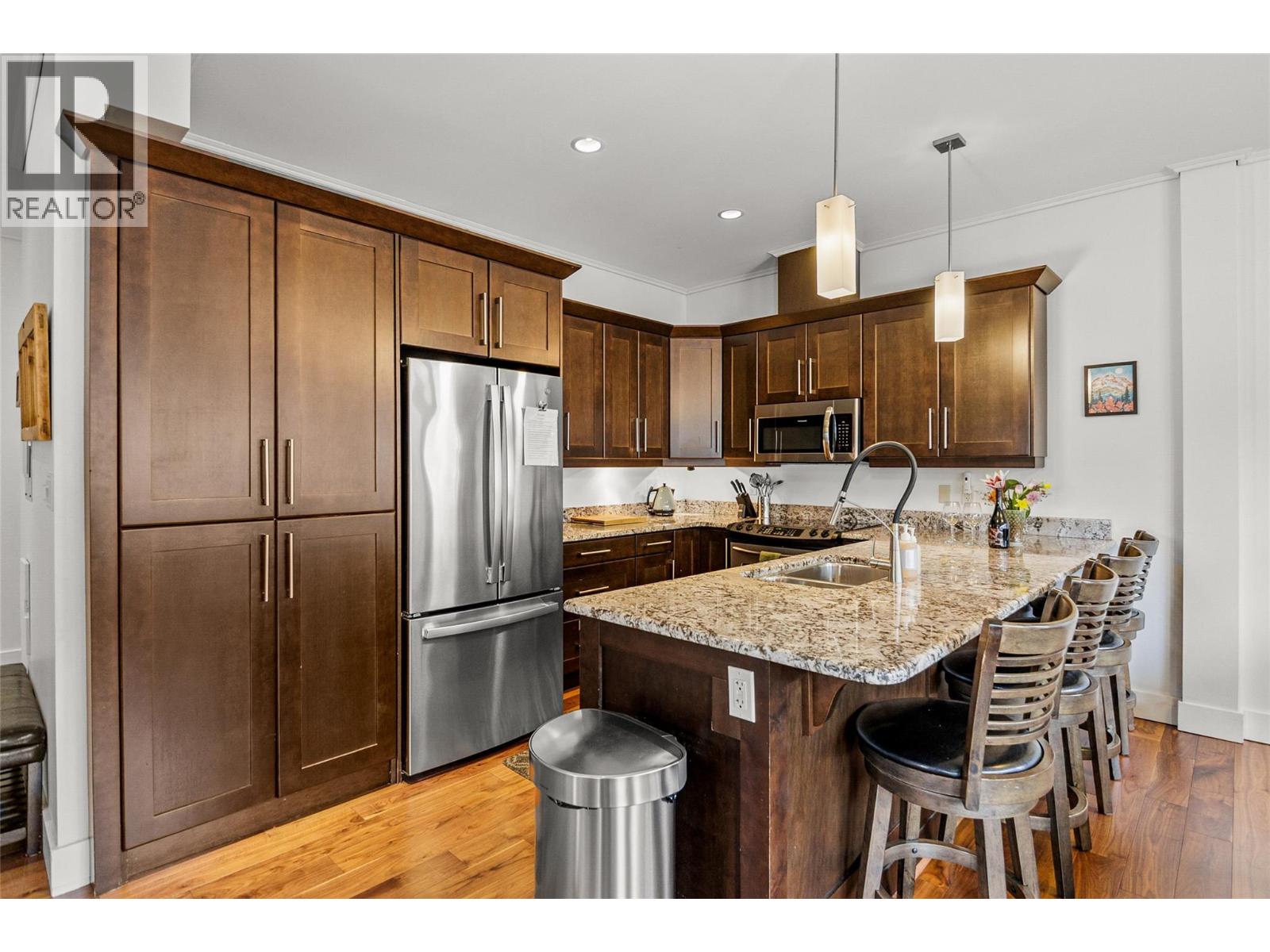 309 1 Street W Unit# 301, Revelstoke, British Columbia  V0E 2S0 - Photo 3 - 10378232