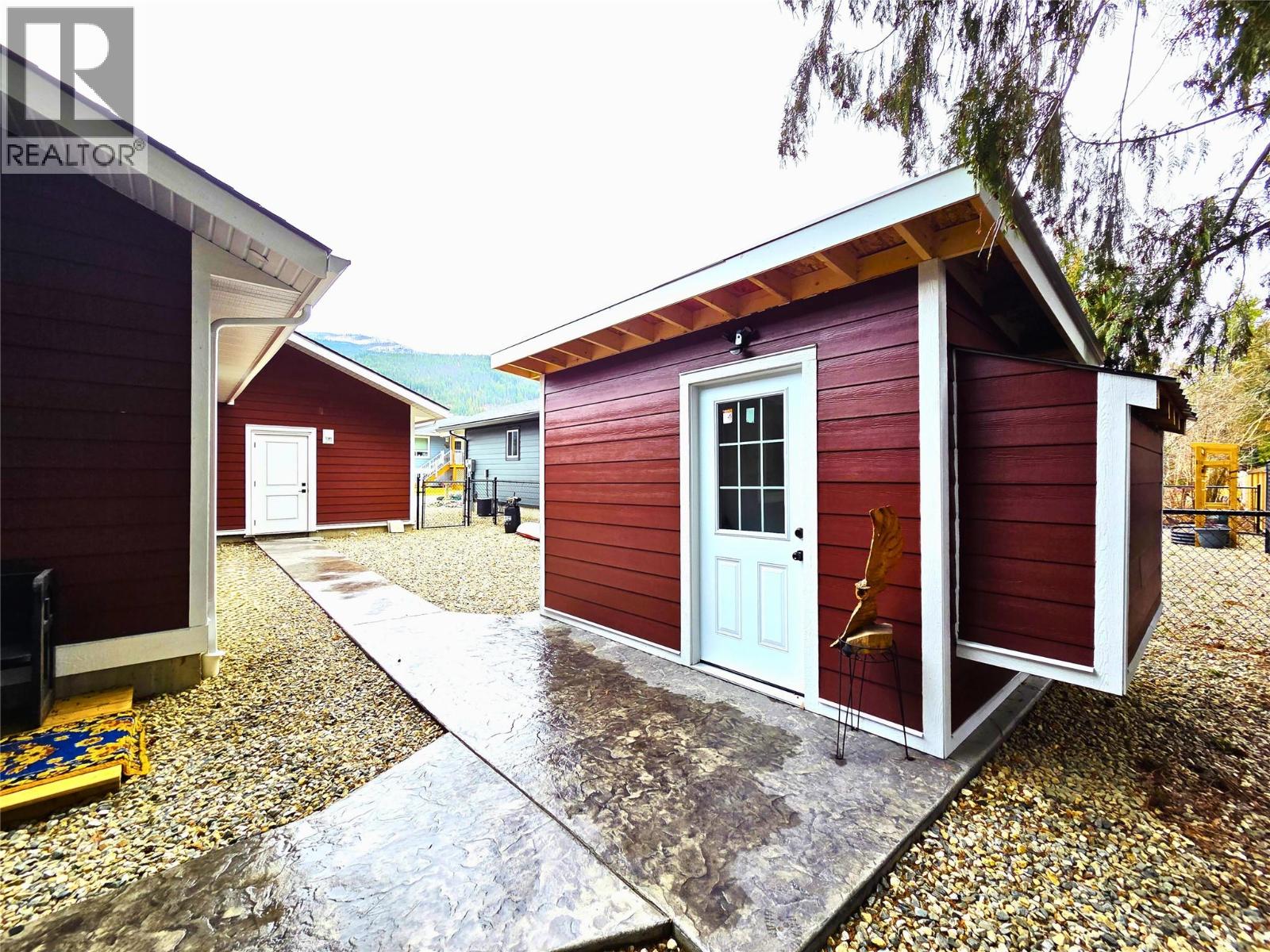 1134 Hawthorn Row, Sicamous, British Columbia  V0E 2V0 - Photo 22 - 10378000