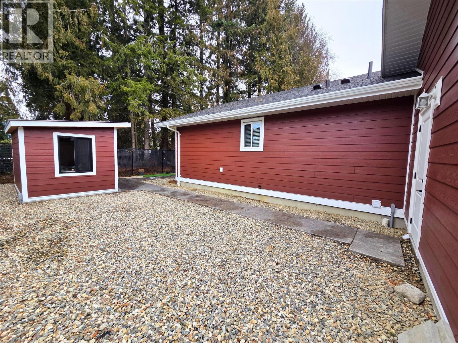 1134 Hawthorn Row, Sicamous, British Columbia  V0E 2V0 - Photo 26 - 10378000