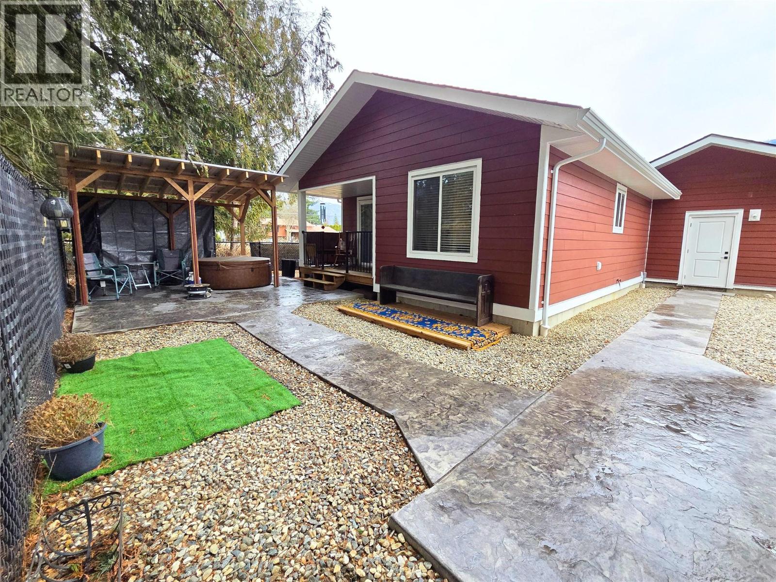 1134 Hawthorn Row, Sicamous, British Columbia  V0E 2V0 - Photo 3 - 10378000
