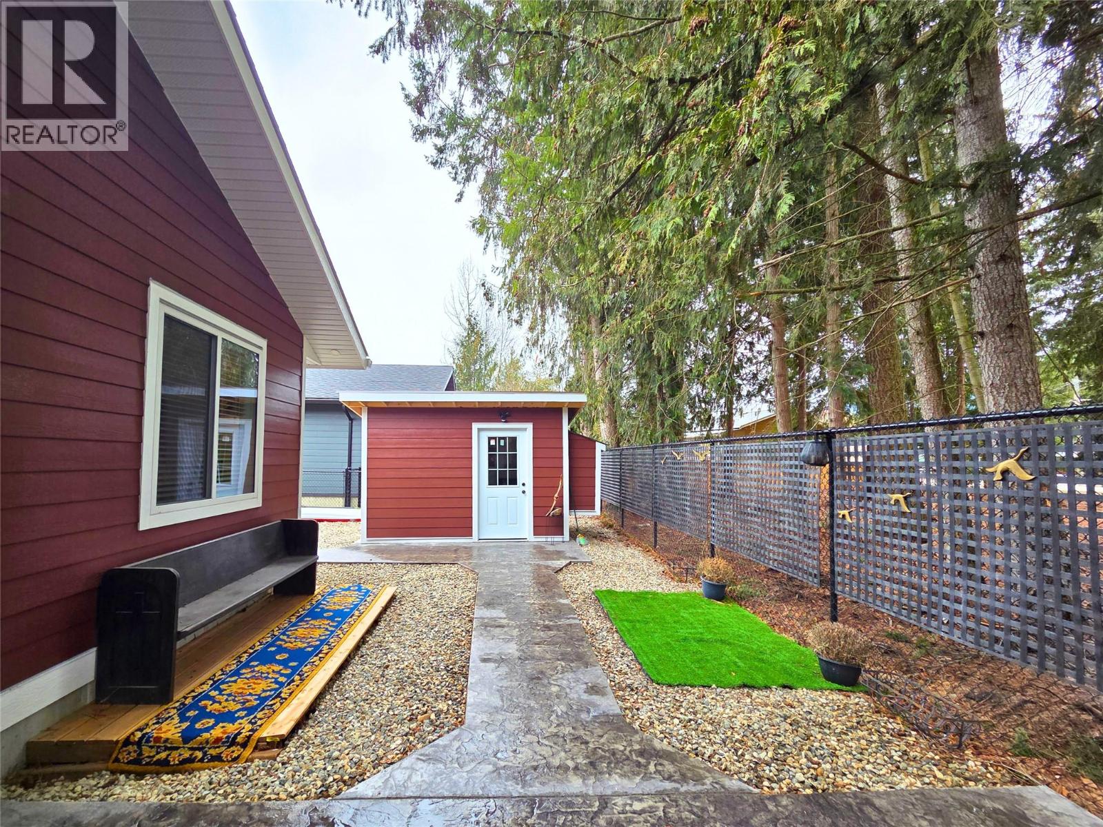 1134 Hawthorn Row, Sicamous, British Columbia  V0E 2V0 - Photo 4 - 10378000