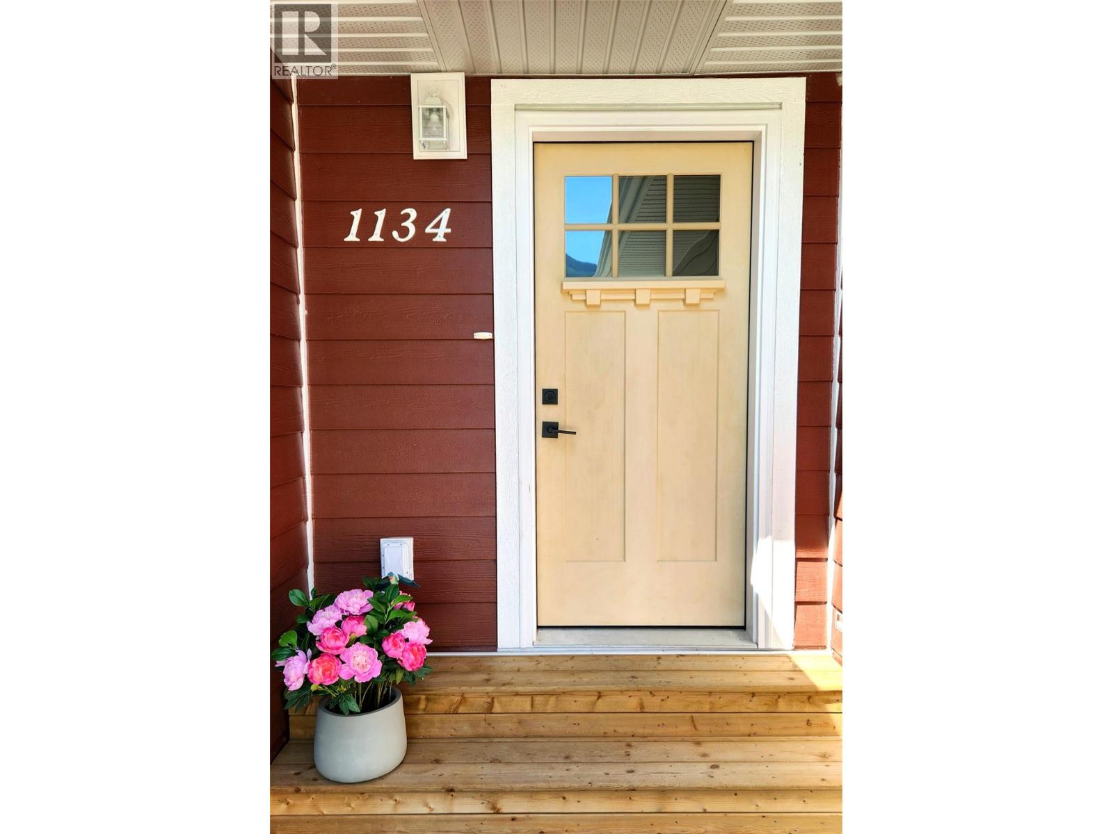 1134 Hawthorn Row, Sicamous, British Columbia  V0E 2V0 - Photo 5 - 10378000