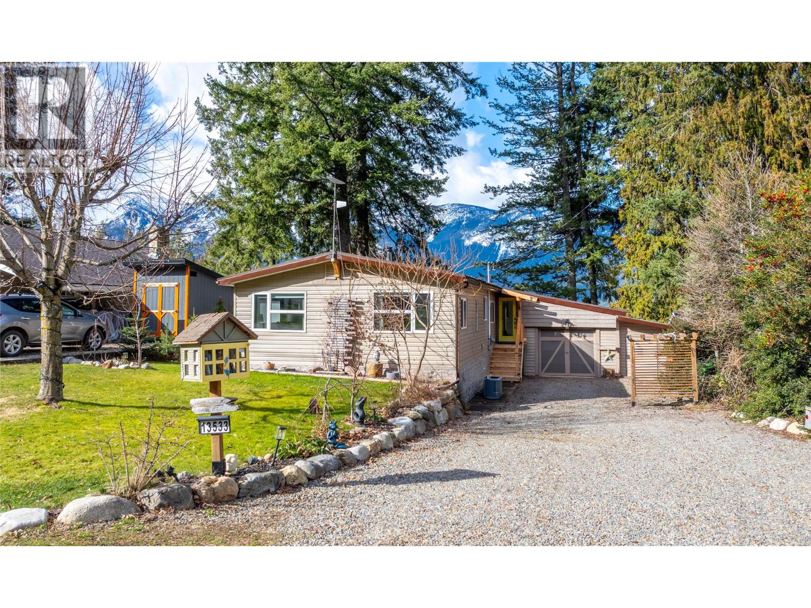 13533 Mountain Shores Road, Boswell, British Columbia  V0B 1A4 - Photo 13 - 10379024