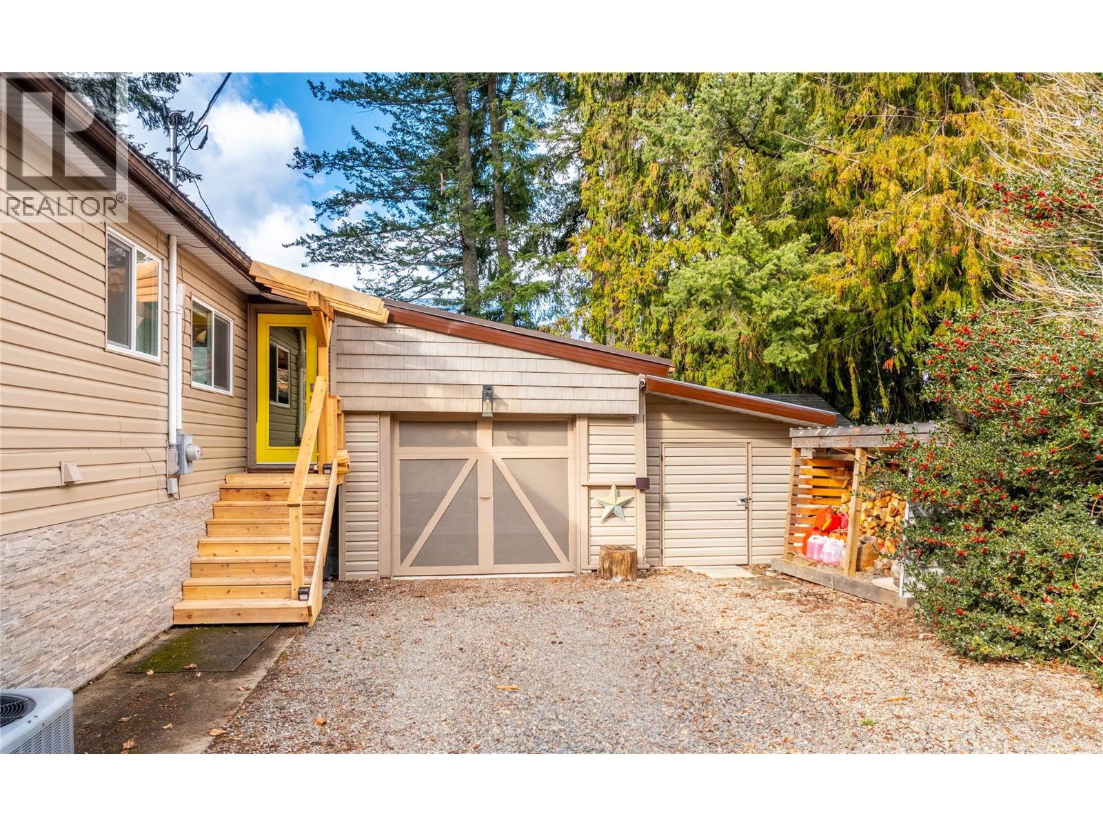 13533 Mountain Shores Road, Boswell, British Columbia  V0B 1A4 - Photo 3 - 10379024