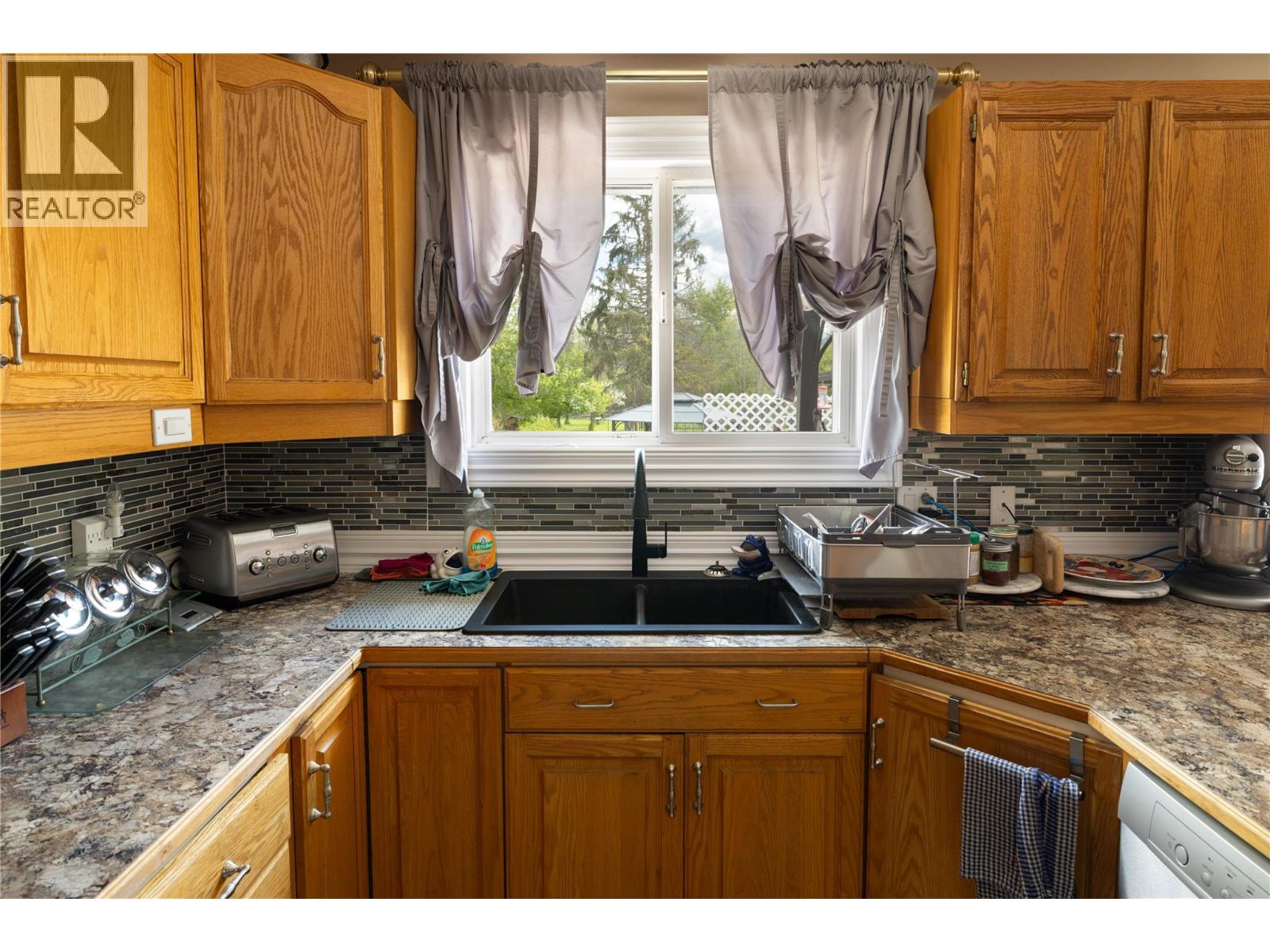 170 Whitevale Road, Lumby, British Columbia  V0E 2G7 - Photo 5 - 10378886