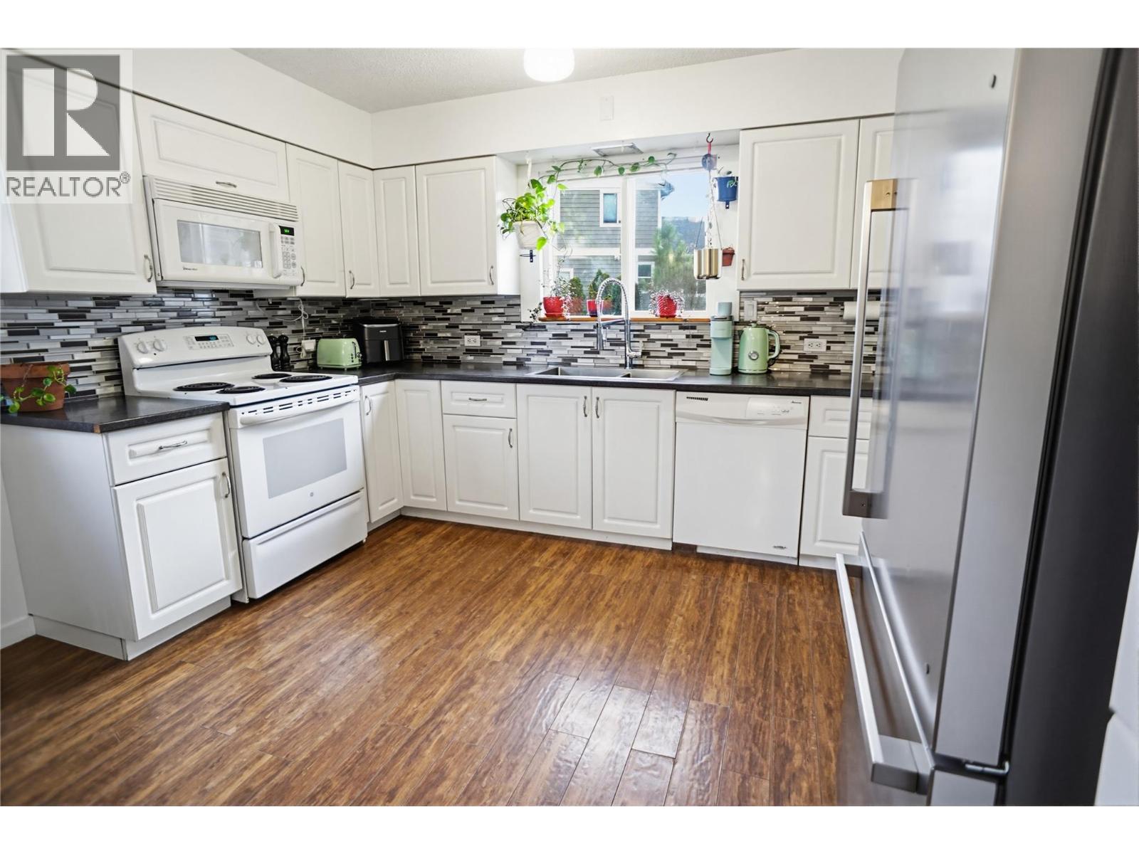 2811 Bank Road, Kamloops, British Columbia  V2B 6Y5 - Photo 3 - 10378426
