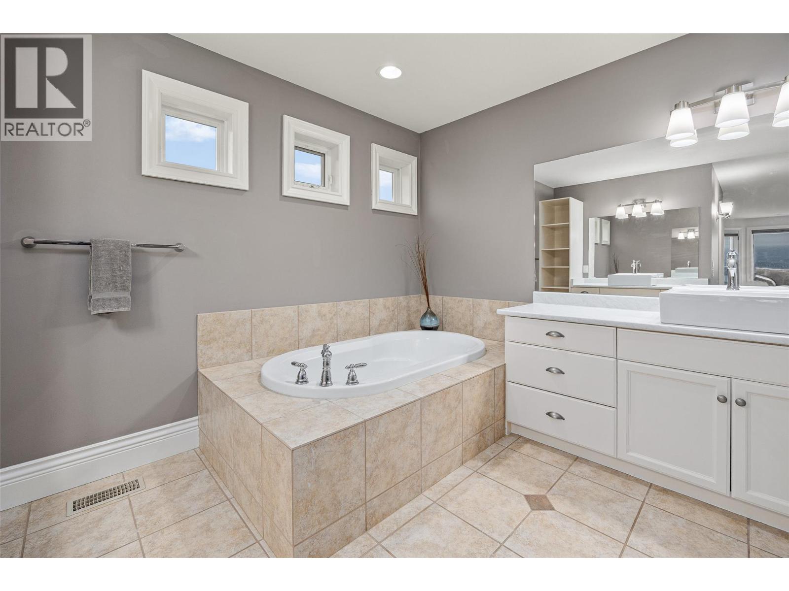374 Quilchena Drive, Kelowna, British Columbia  V1W 4W4 - Photo 34 - 10379015