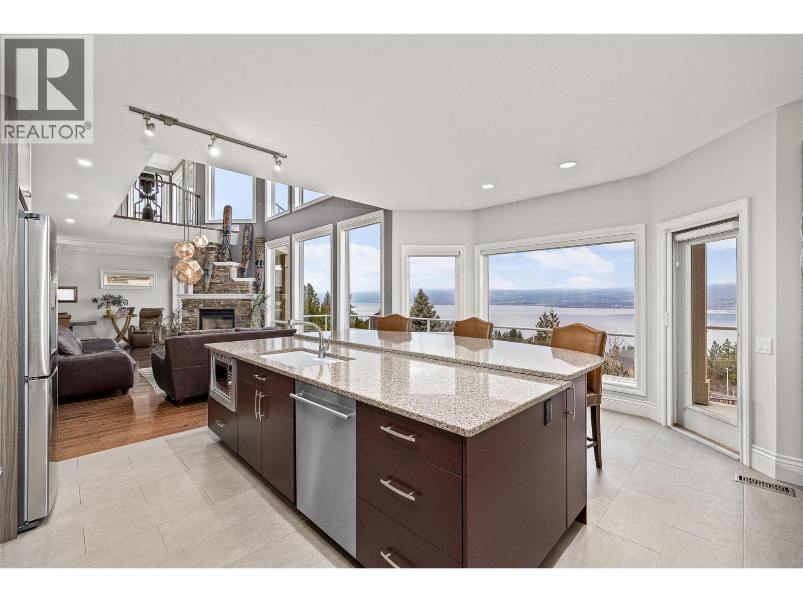 374 Quilchena Drive, Kelowna, British Columbia  V1W 4W4 - Photo 5 - 10379015