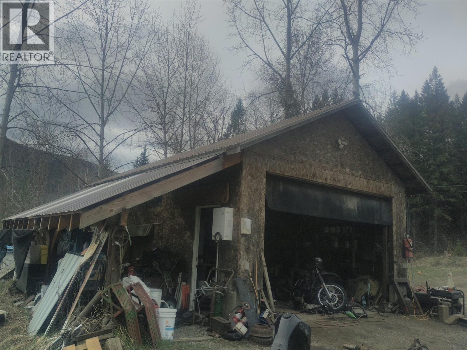 2301 Trinity Valley Road, Lumby, British Columbia  V0E 2G4 - Photo 35 - 10378610