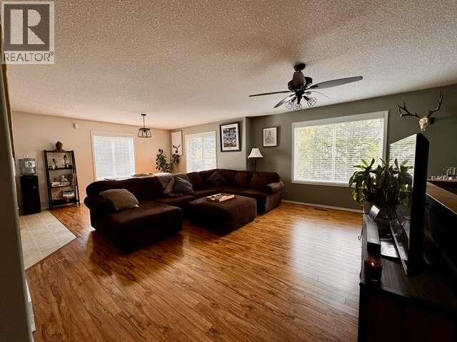 2095 Pass Creek Road, Castlegar, British Columbia  V1N 4T1 - Photo 12 - 10379218
