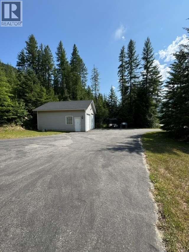 2095 Pass Creek Road, Castlegar, British Columbia  V1N 4T1 - Photo 46 - 10379218