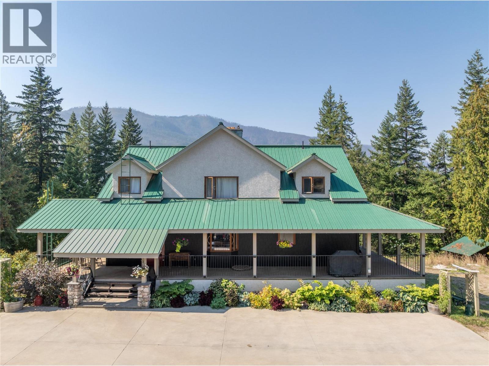 1403 Notch Hill Road, Sorrento, British Columbia  V0E 2W1 - Photo 2 - 10378768