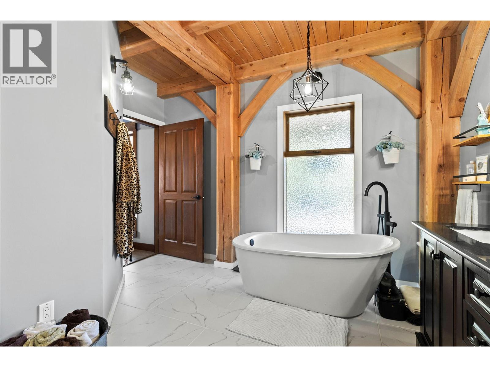 1403 Notch Hill Road, Sorrento, British Columbia  V0E 2W1 - Photo 25 - 10378768
