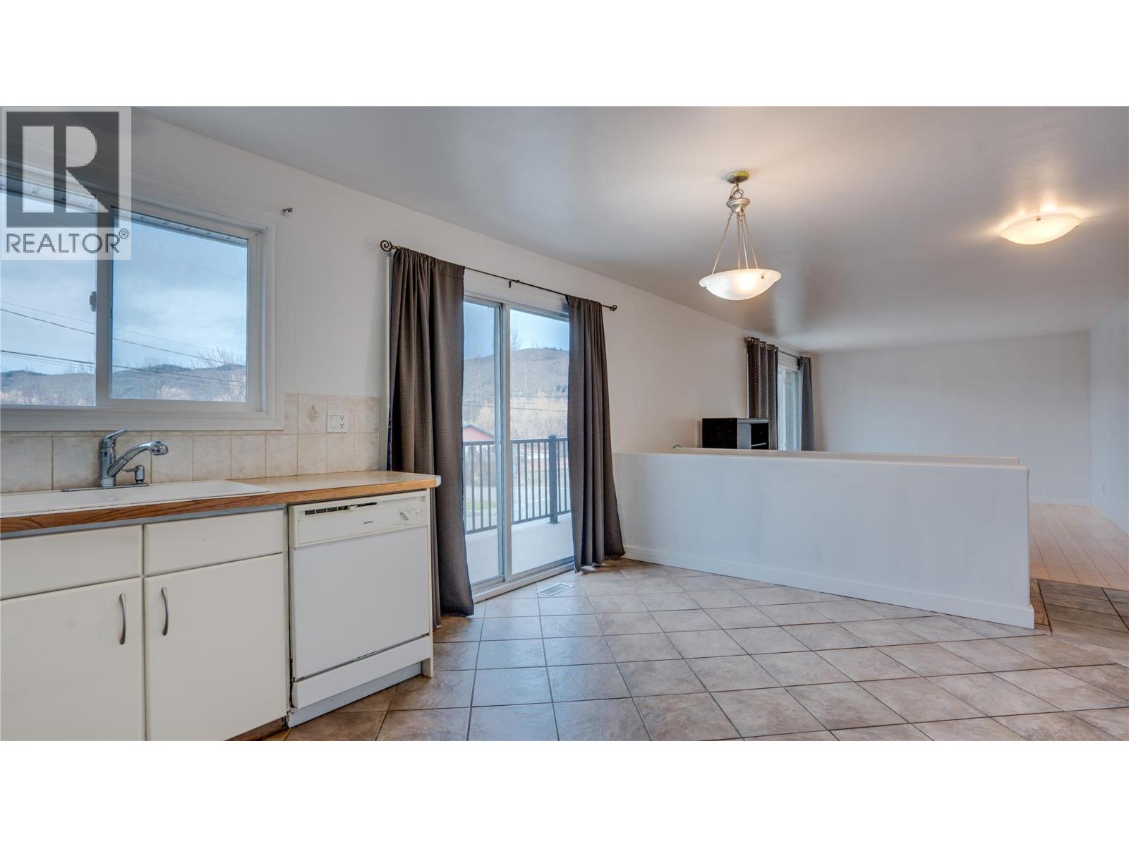 2303b 39 Street, Vernon, British Columbia  V1T 7W9 - Photo 11 - 10378825